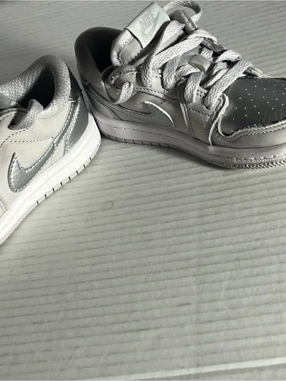 Nike size 9 children good condition